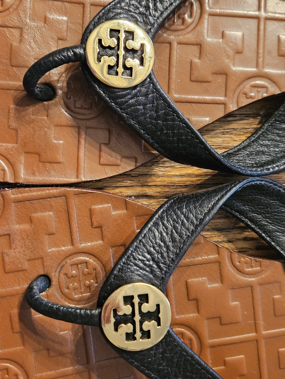Tory Burch Black Leather Logo Strap Sandals with Gold Medallions - Picture 4 of 6